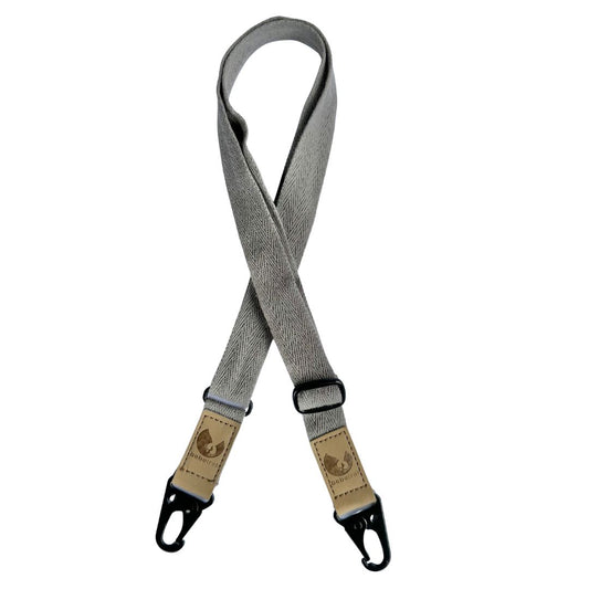 Adjustable carabiner strap