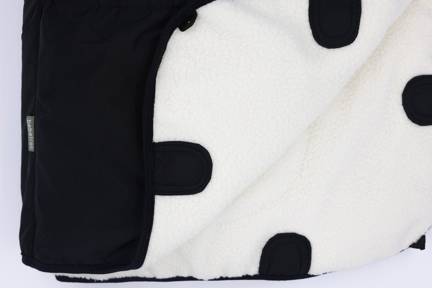 Bebe Trek Magnetic Puffy Sherpa Blanket is a winter blanket with inbuilt magnets